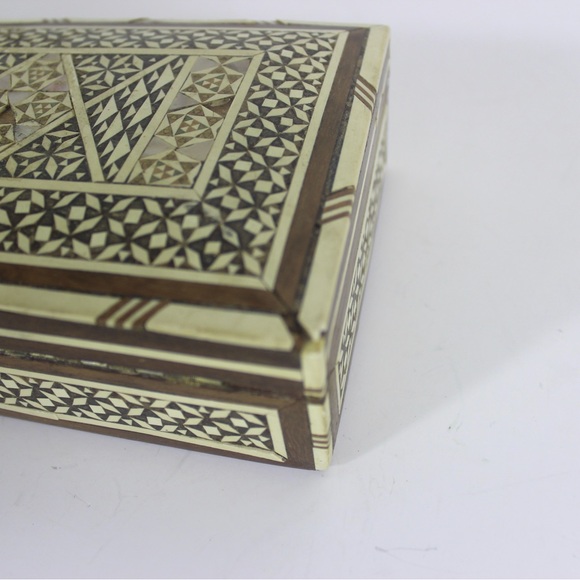 Vintage Mother of Pearl and Bone Inlay Box, Hinged Lid Wood Box, Brown Wood - Picture 6 of 10